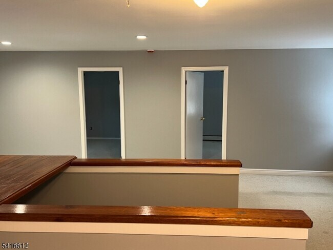 Building Photo - 18 Montrose Ave