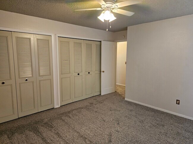 Building Photo - 980 Holli Springs Ln