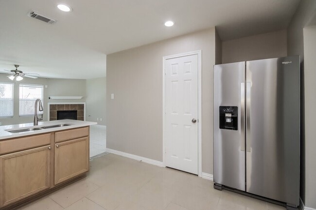 Building Photo - 7310 Fox Scene Dr