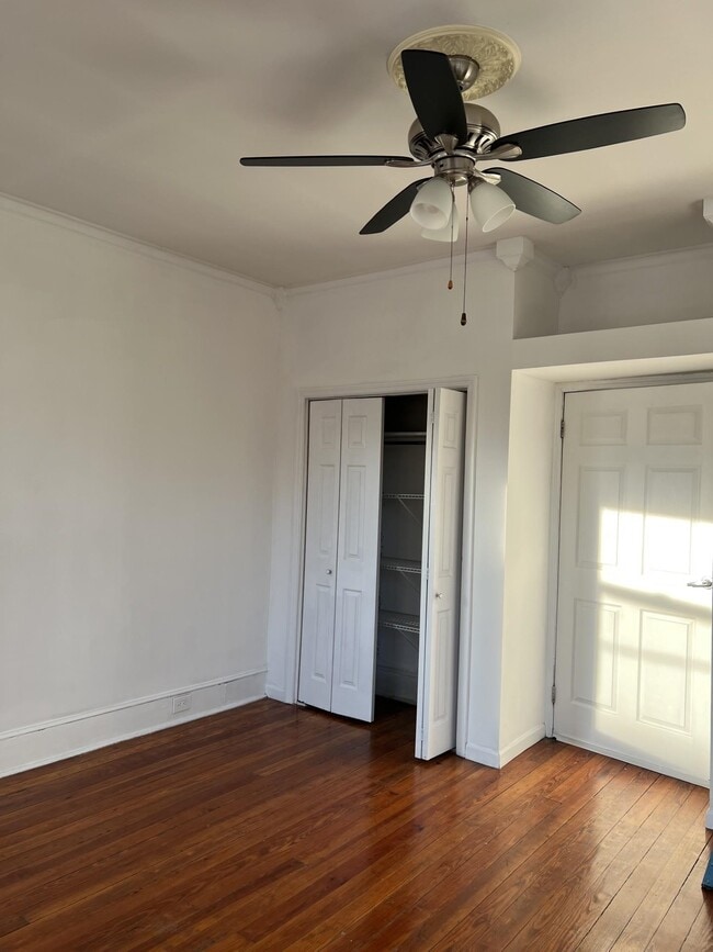 Building Photo - 1408 5th St