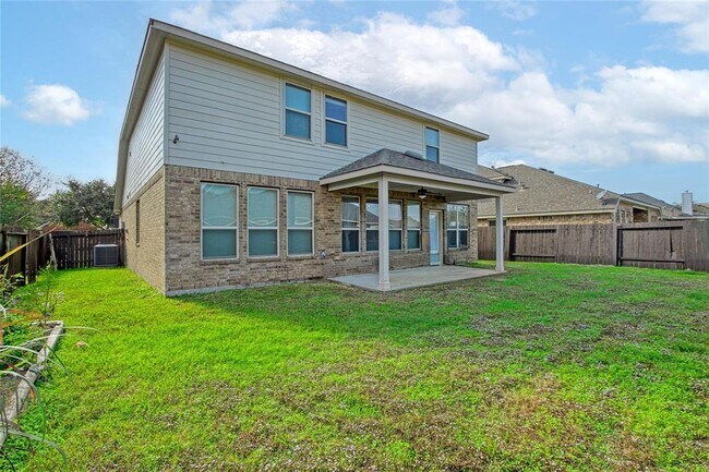 Building Photo - 6523 Point Hollow Ln