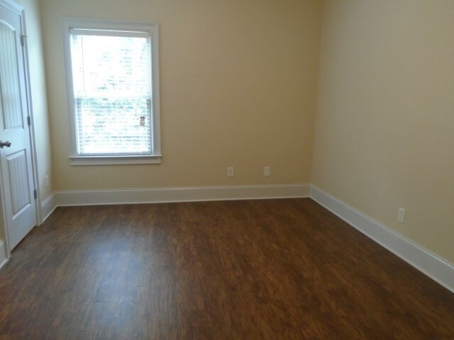 Building Photo - 381 Plymstock Dr