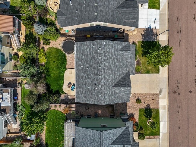 Building Photo - Beautiful 5 Bedroom Home- Move in Ready- C...