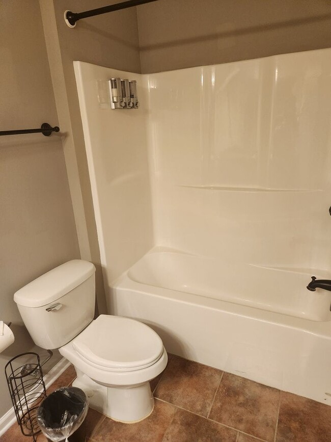 Building Photo - Cozy 3 Bed 2 Bath Home Available Now