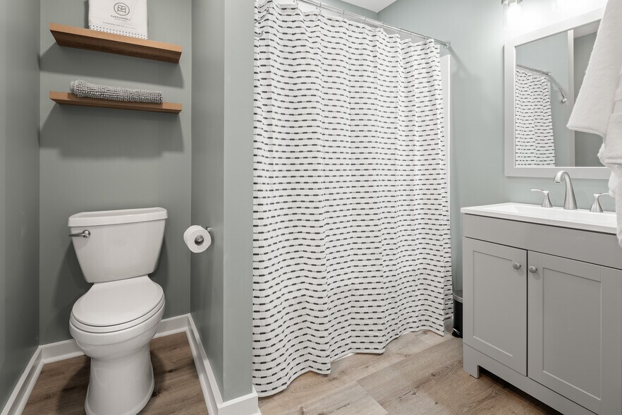 Full Bath - 116 Overlook Rd