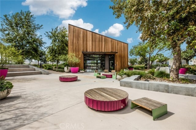 Building Photo - 783 Benchmark