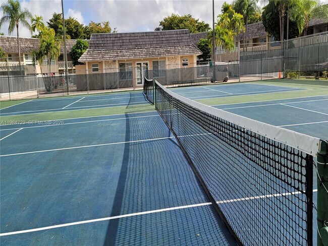 Building Photo - 7430 Miami Lakes Dr