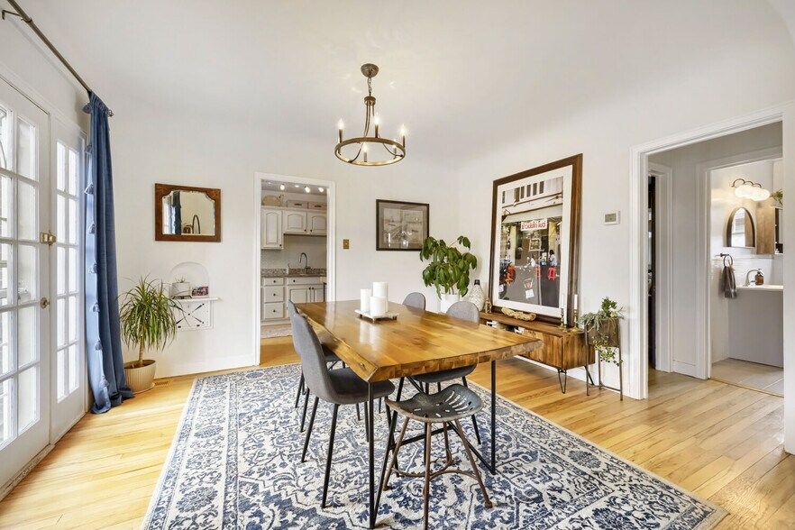 Building Photo - 3305 N Clay St