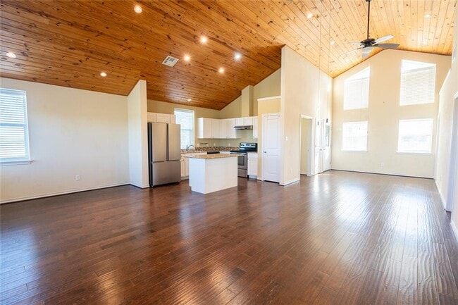 Building Photo - 1050 Co Rd 129