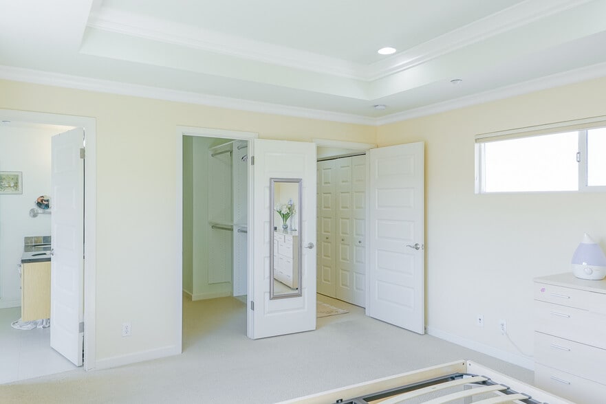 Building Photo - 1236 Poplar Ave