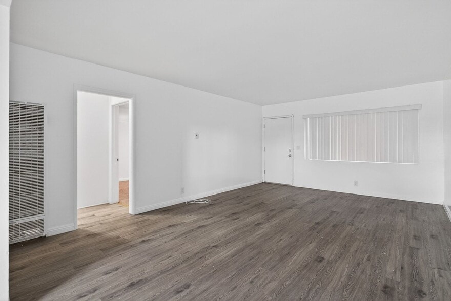 Building Photo - 216 E Burnett St