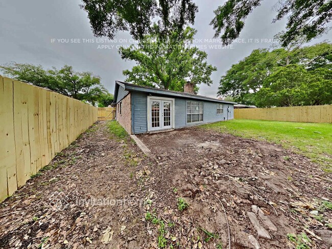 Building Photo - 10311 Towneview Dr