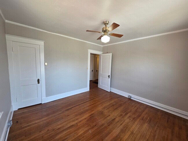 Building Photo - 1404 Cameron St