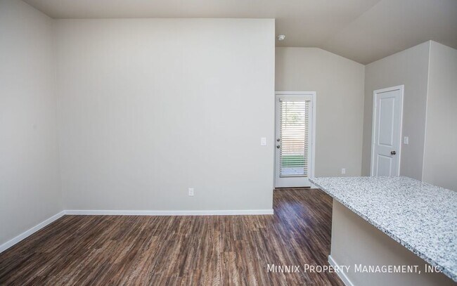 Building Photo - 2113 N. Ave. L-