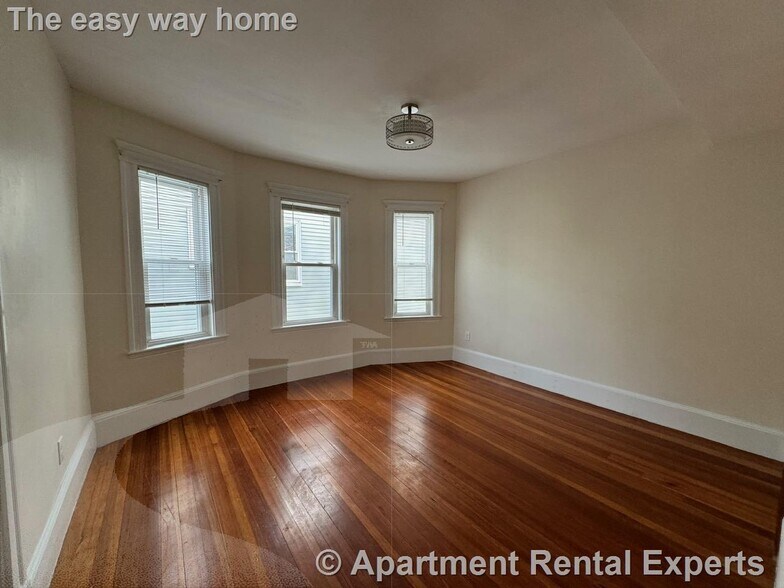 Building Photo - 65 Conwell Ave