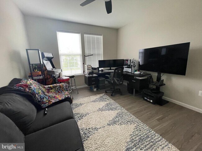 Building Photo - 137 Brandenbury Ct