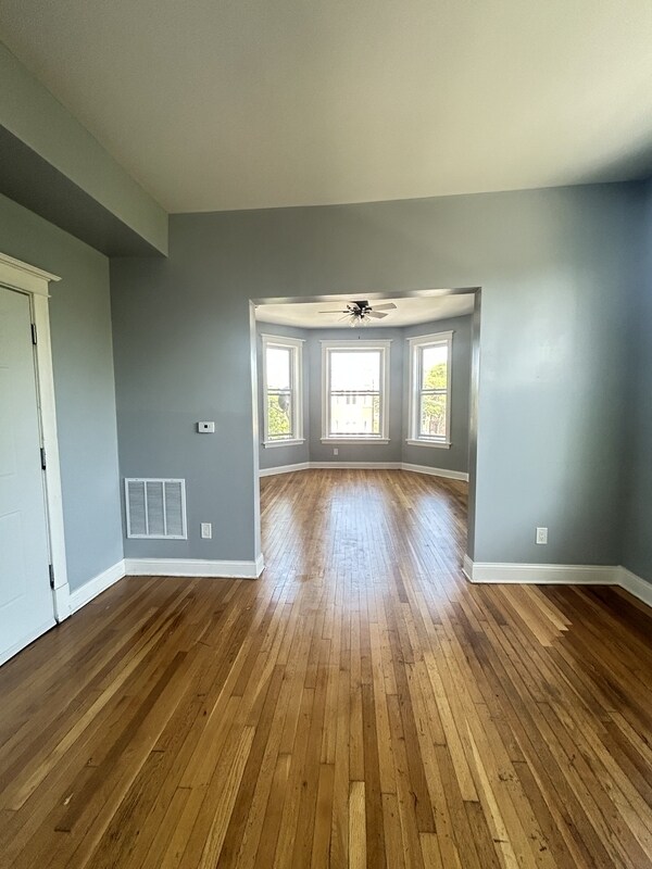 Building Photo - 6601 S Langley Ave