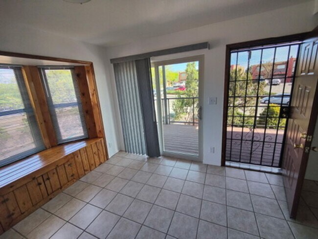 Building Photo - 1307 Rufina Ln