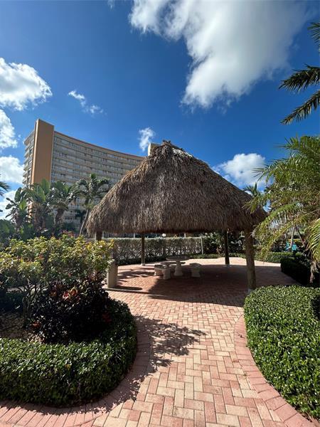 Building Photo - 405 N Ocean Blvd