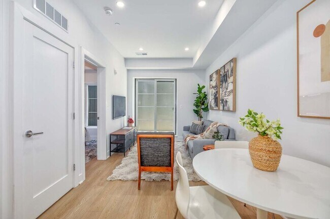 Building Photo - 2310 4th St NE