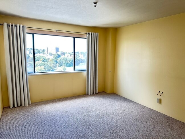 Building Photo - 376 Ocean Ave