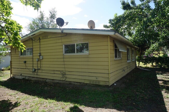 Building Photo - Nice 3 Bedroom West Valley Family Home