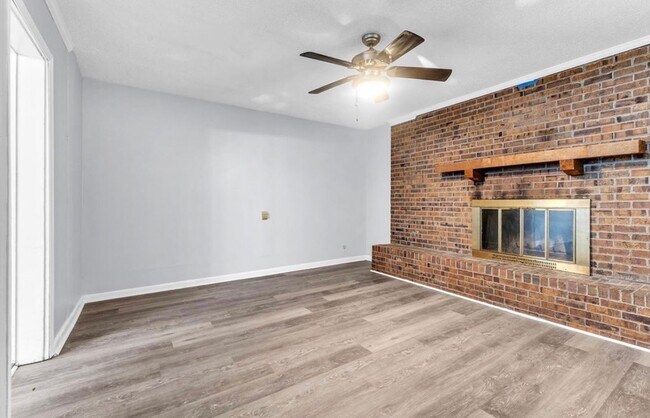 Building Photo - 3962 Fairfield Dr