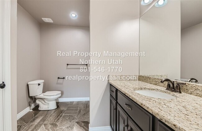 Building Photo - 1795 E Whitetail Dr