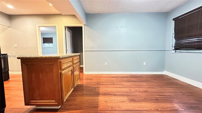 Building Photo - 2220 Charleston St