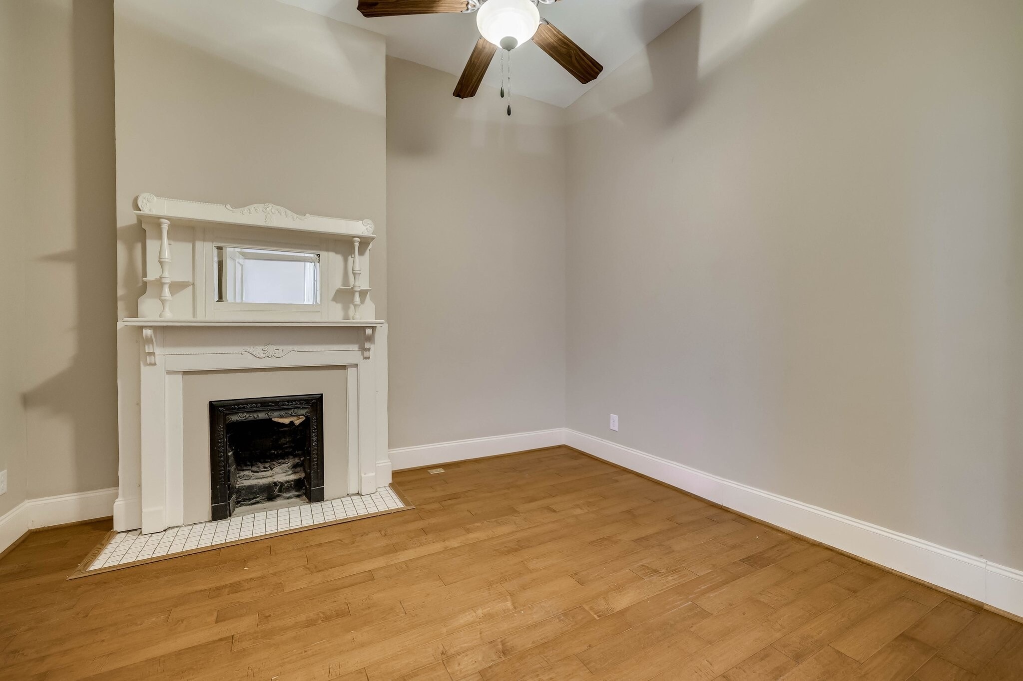 Building Photo - 929 Broad St