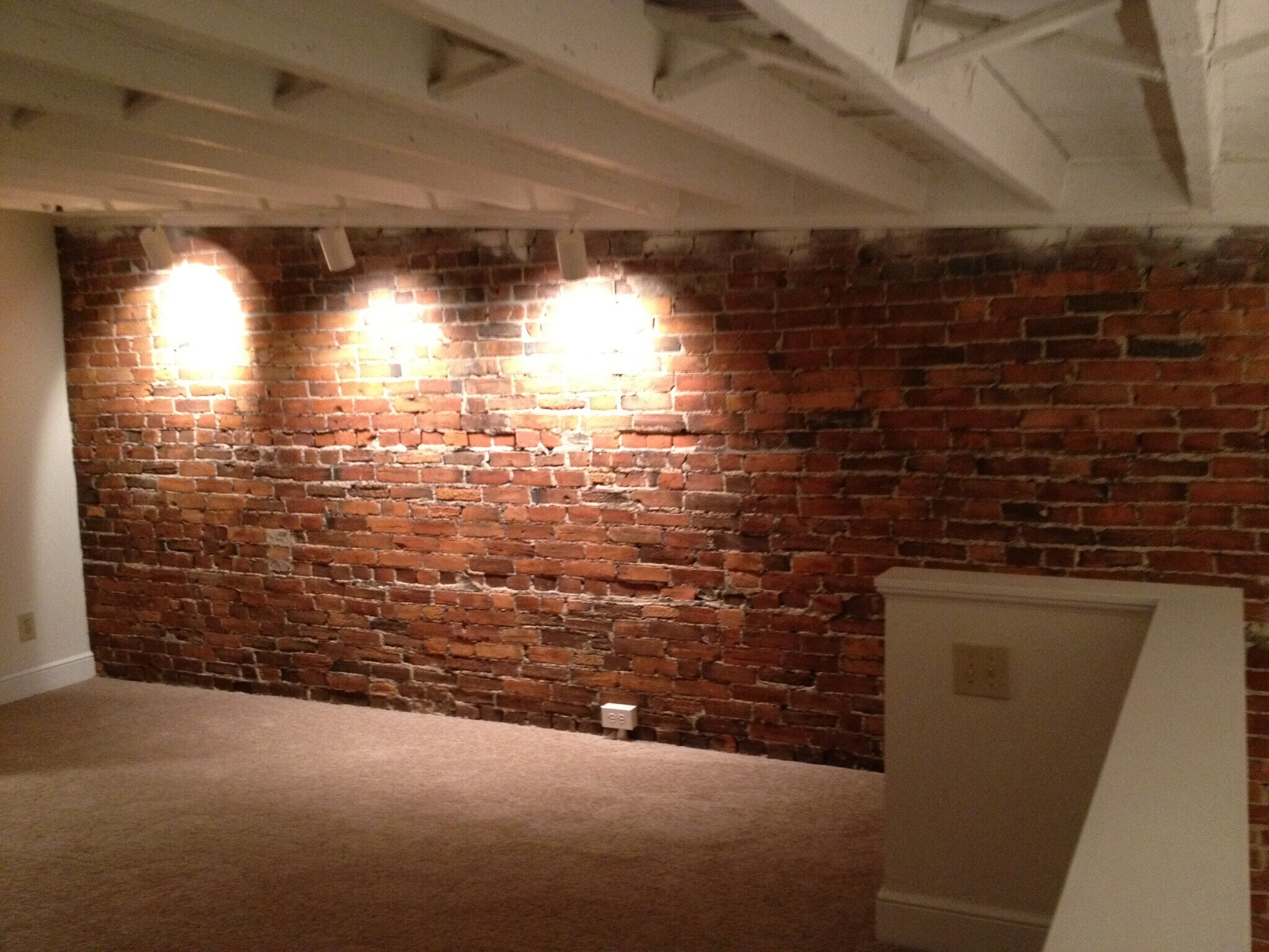 Building Photo - 108 Warren St