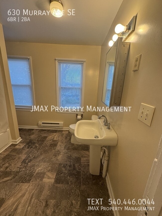 Building Photo - 630 Murray Ave SE