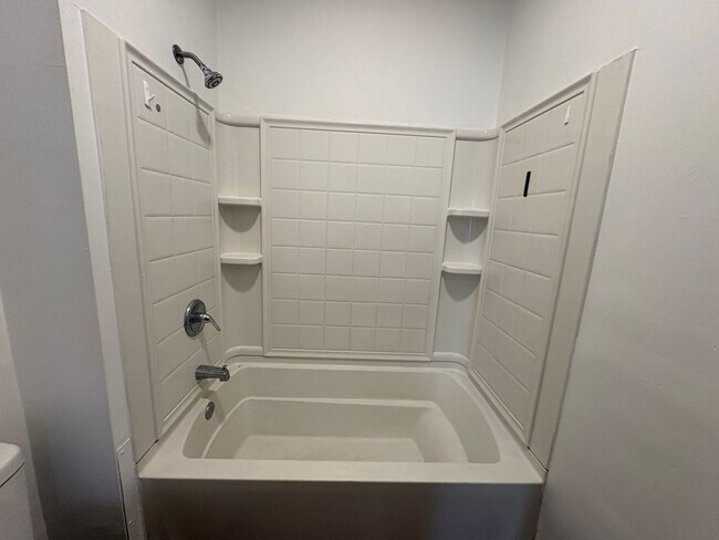 Building Photo - Come see this freshly updated 2 Bedroom - 1 Bath house that is ready to be your new home!!