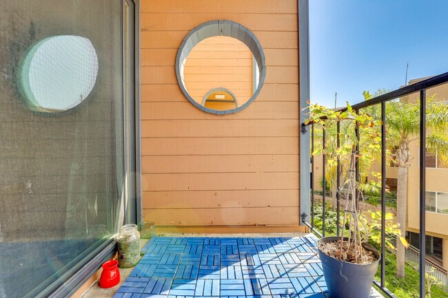 Building Photo - 801 Kalpati Cir