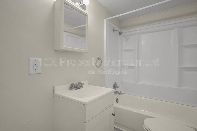 Building Photo - 1083 E 17th Ave