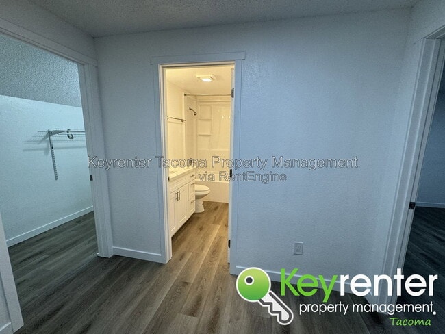 Building Photo - 15911 18th Ave Ct E