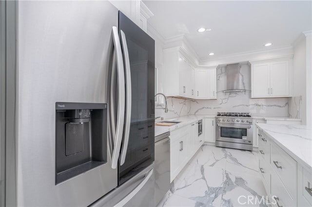 Building Photo - 8421 Bleriot Ave