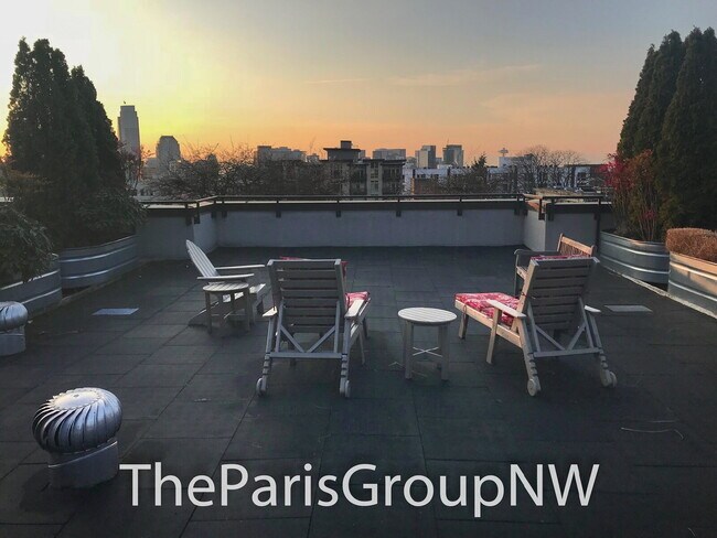 Building Photo - 1 MO FREE - Fab CapHill Condo * Ideal Location! Tons of Amenities! Fresh Paint & New Flooring! Ne...