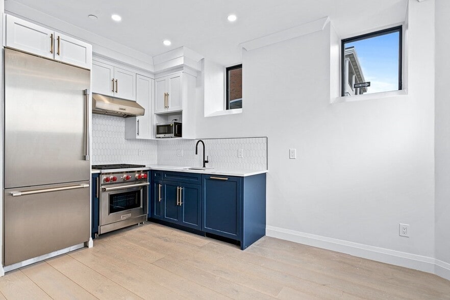 Primary Photo - 1428 Columbia Rd