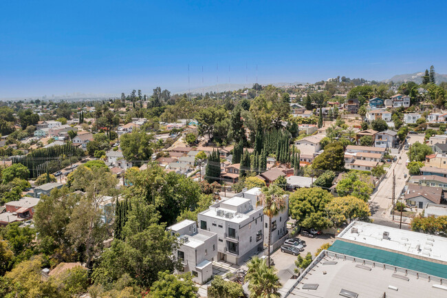 Building Photo - 1834 Echo Park Ave