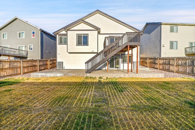 Building Photo - $2,650.00, 5-bed, 3-bed ranch-style home located in Colorado Springs with a large back yard.