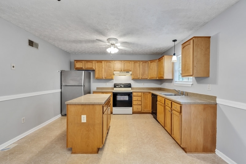 Building Photo - 9593 Donnan Castle Ct