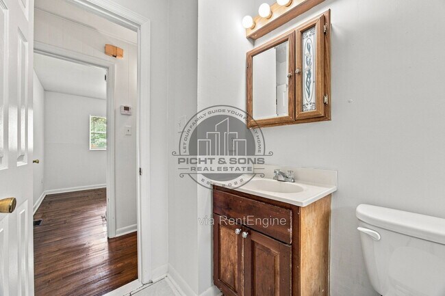Building Photo - 1625 Kelly St