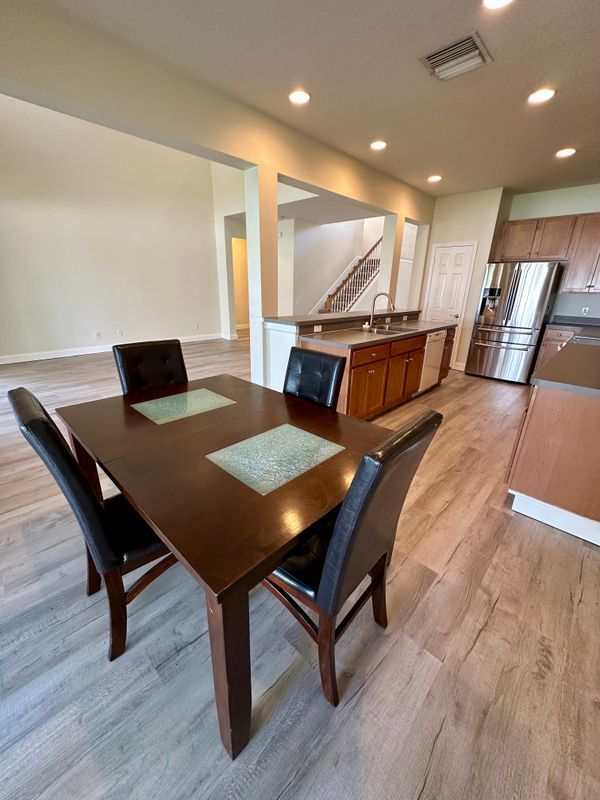 Building Photo - 14227 Wake Robin Dr