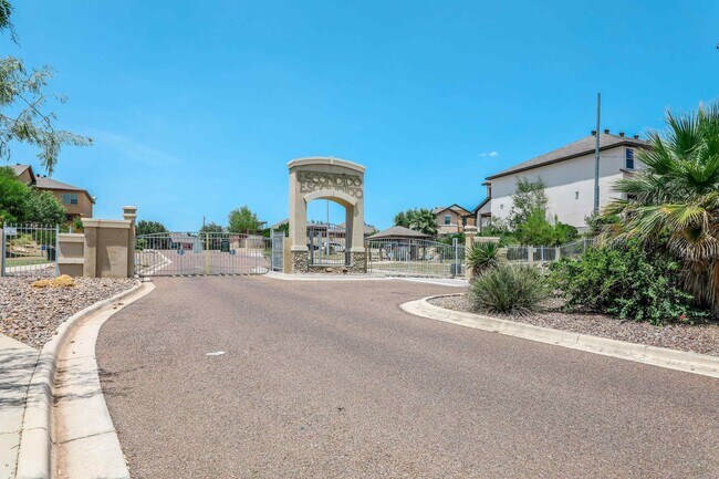 Building Photo - 5609 Montevista Dr