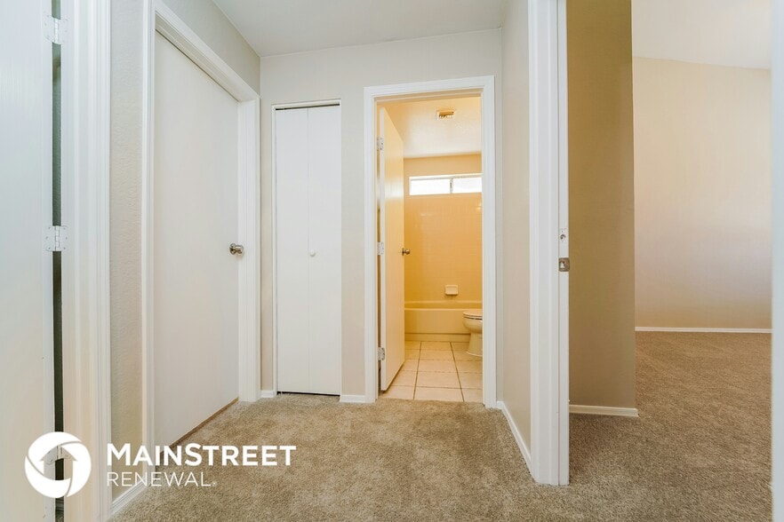 Building Photo - 5055 Nighthawk Way