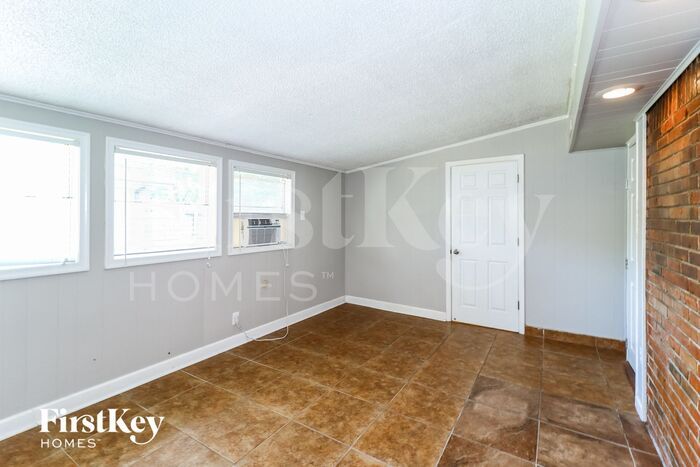 Building Photo - 1586 Marcia Rd