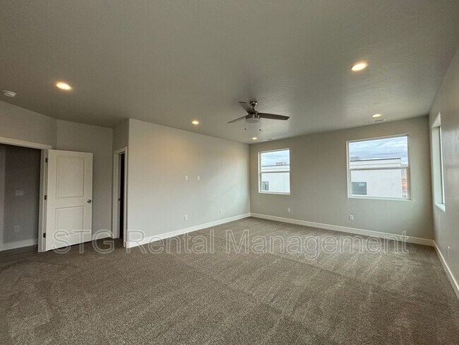 Building Photo - 983 S 4380 W