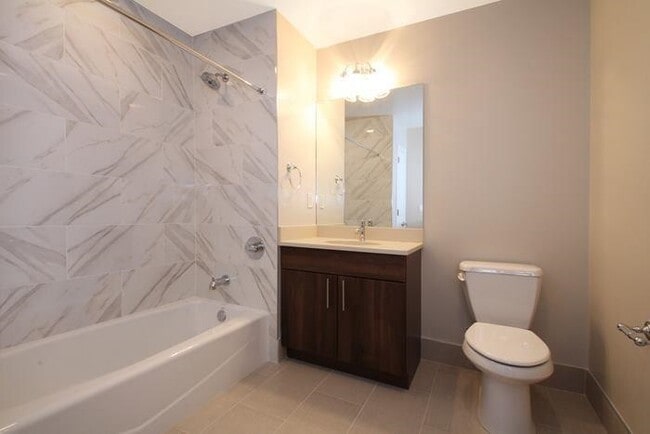 Building Photo - 100 Marshall St