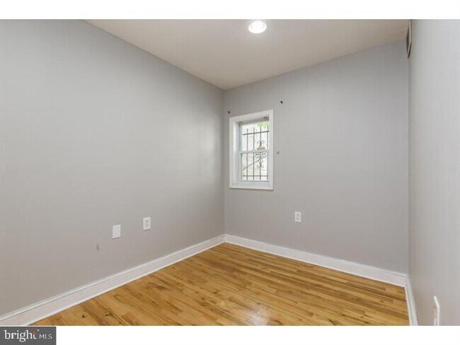 Building Photo - 1233 N 16th St